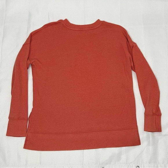 Time and Tru Women's Plus Crewneck Sweatshirt with High-Low Hem, Small - Picture 3 of 3